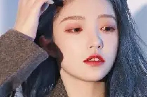 杭州女博主独食遭黄总隔空猎艳后续当事人身份被扒系视频博主黄总疑似餐厅股东网友质疑摆拍媒体发声：勿让善意被流量消耗